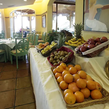 Отель Marconfort Hills 4*